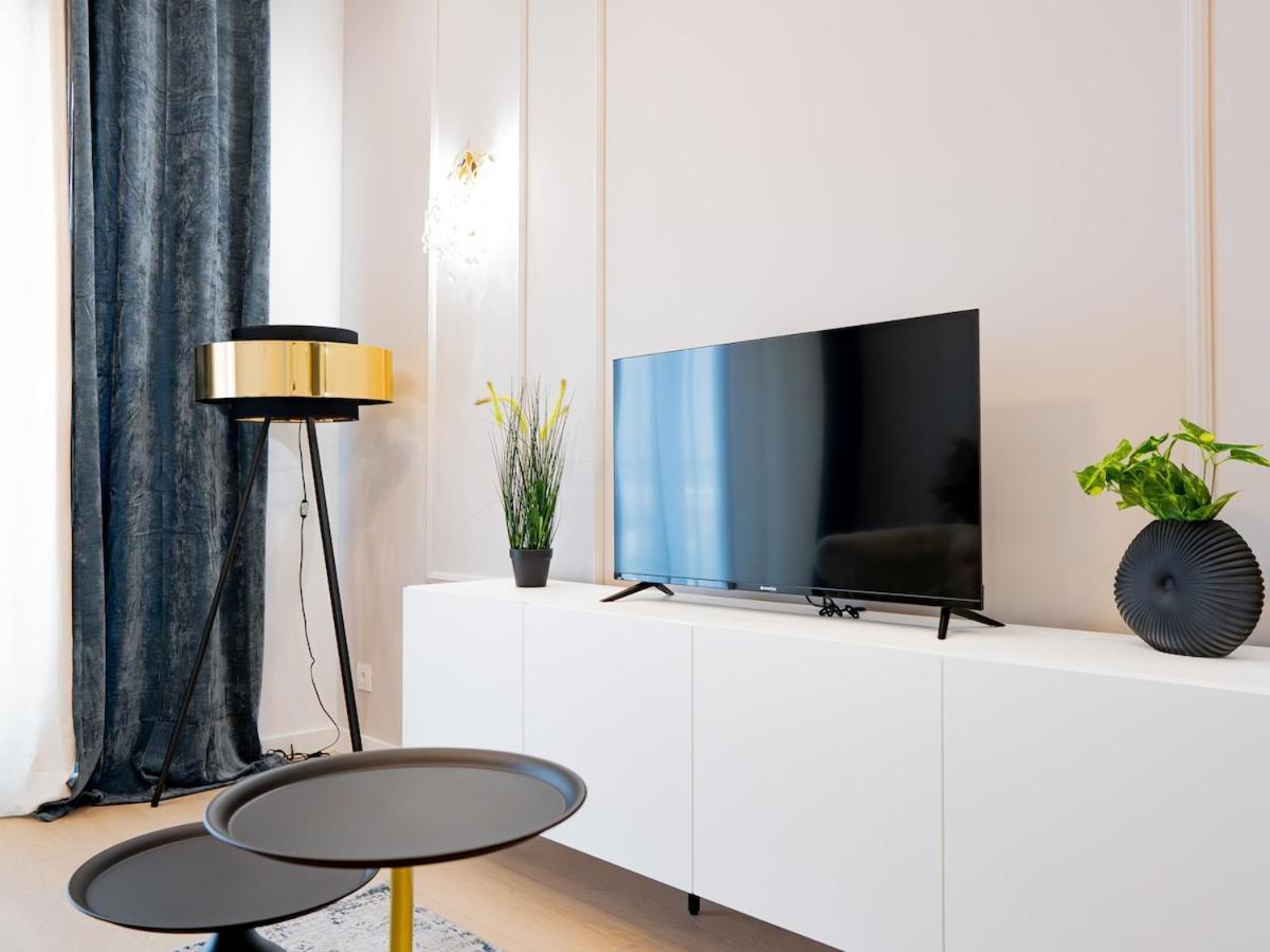 Aviatiei Elysee Luxury 1br *