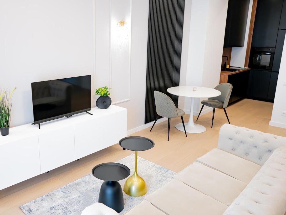 Aviatiei Elysee Luxury 1br *