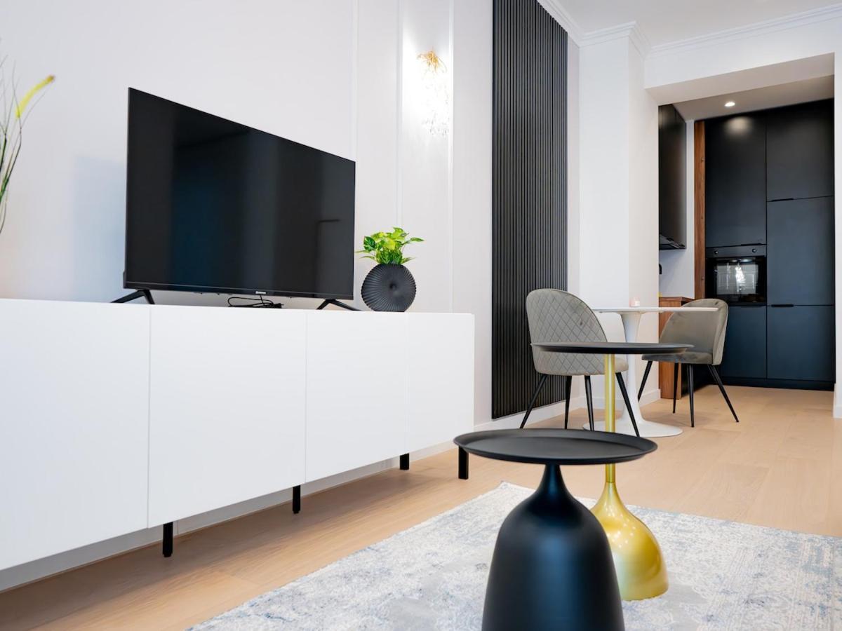 Aviatiei Elysee Luxury 1br *